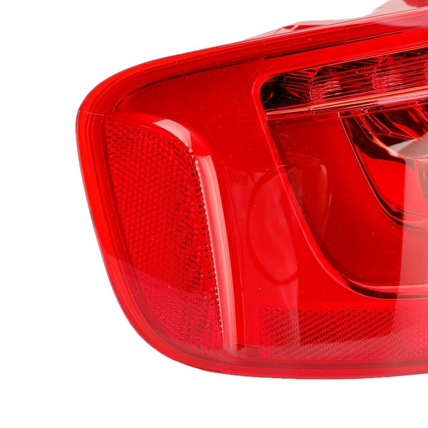 2015-2016 Audi A4 Quattro (submodel: Komfort, Progressiv, Technik) Achterlichtlamp 8K5945102AC Algemeen